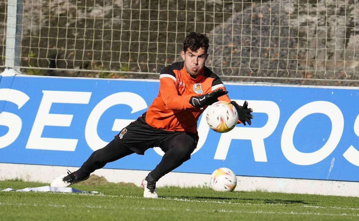 Unai Marrero extiende su contrato hasta el final de la temporada 2025/